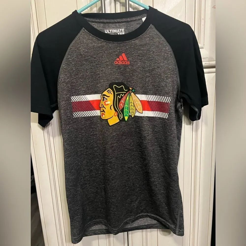 Adidas Mens Chicago Blackhawks Logo Graphic T-Shirt SP